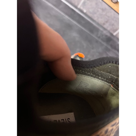 Steve‎ Madden Camouflage Leopard Print Slip On Sneakers 9M - Picture 3 of 5